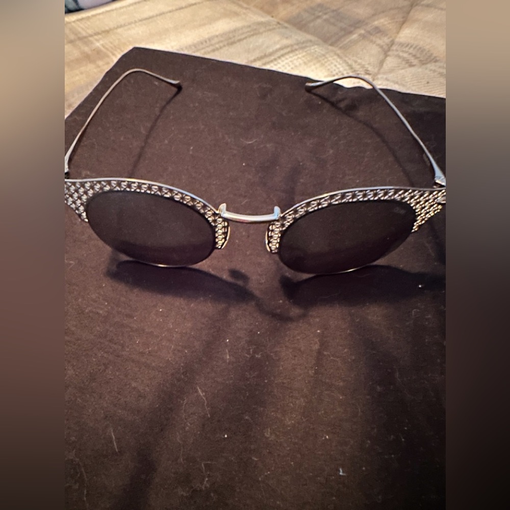Quay limited edition Nakita sunglasses